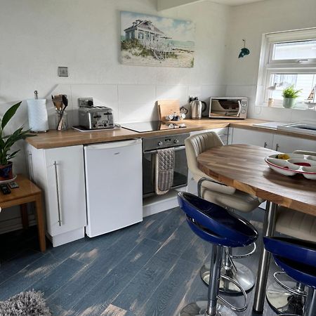 Cosy Beach Chalet Scratby エクステリア 写真