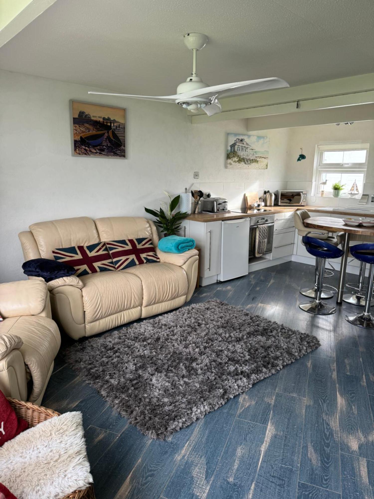 Cosy Beach Chalet Scratby エクステリア 写真